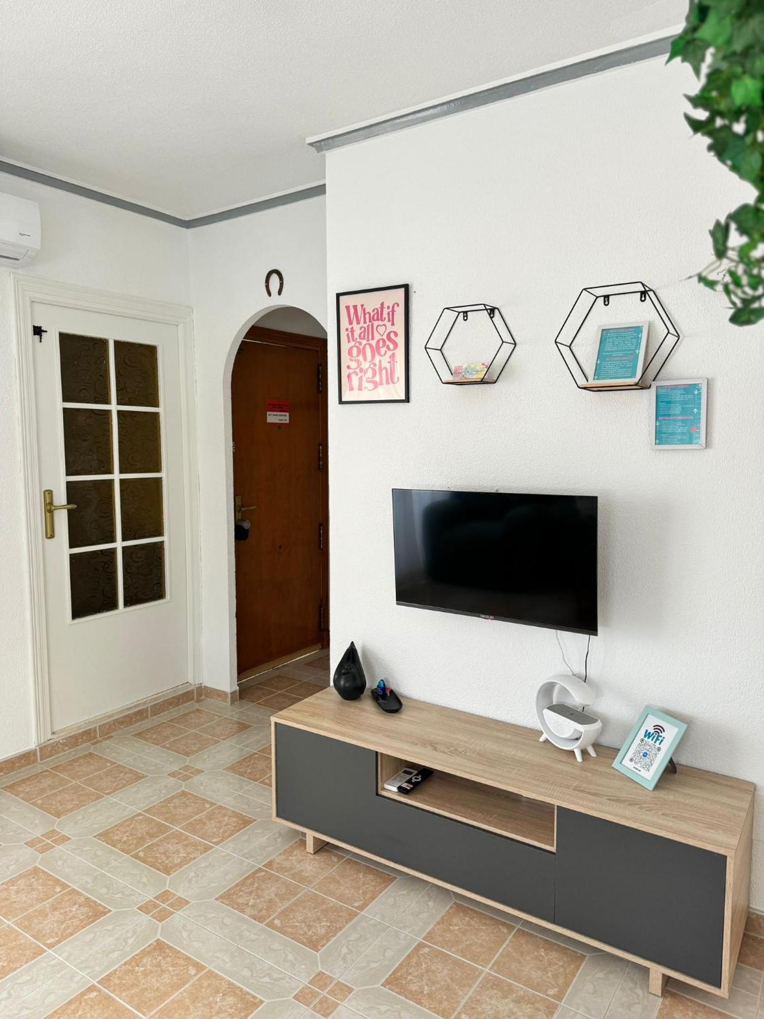 Carmina Apartment, Disfruta Del Sol Y Del Relax! Torrevieja Exteriör bild