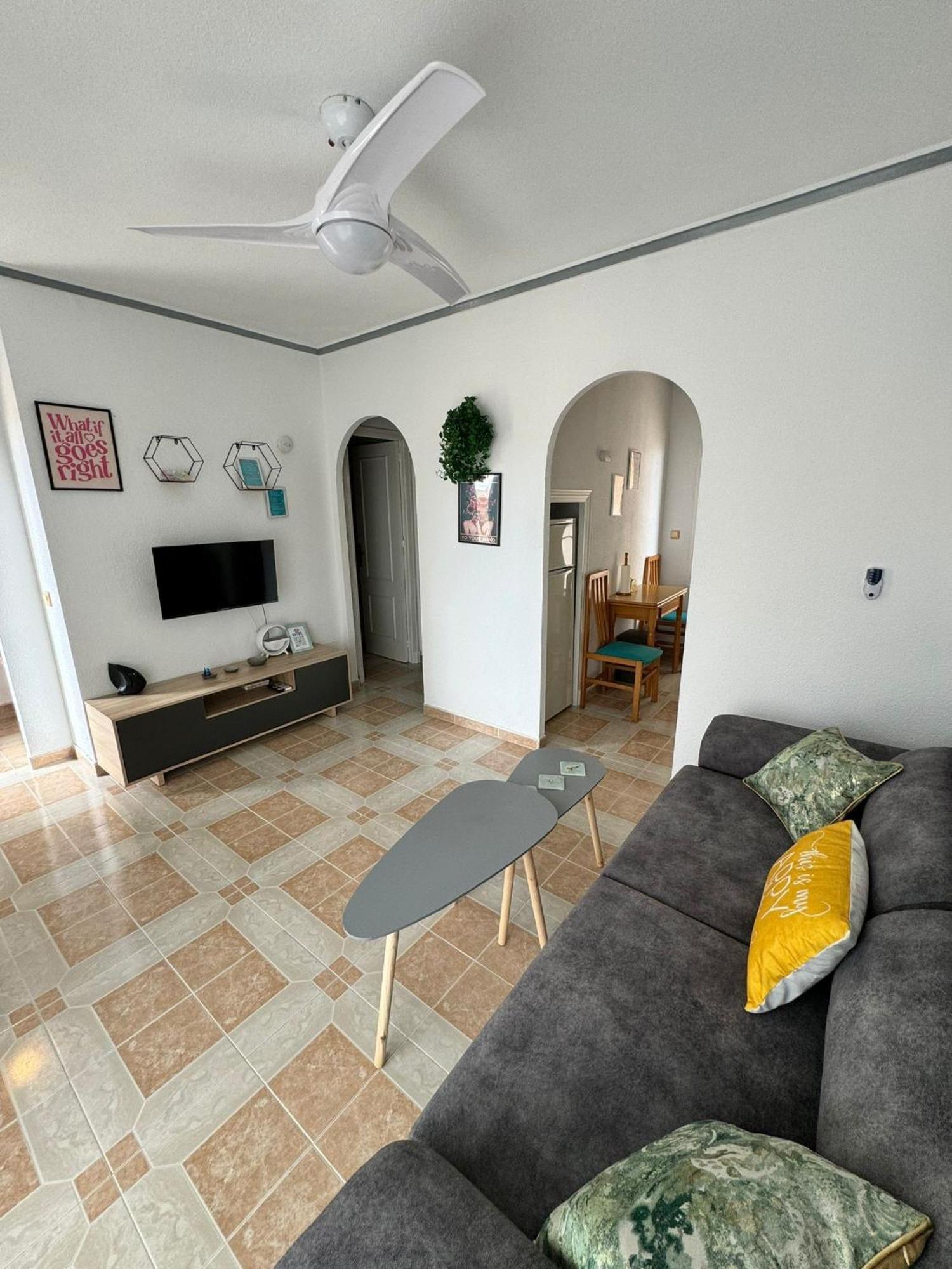 Carmina Apartment, Disfruta Del Sol Y Del Relax! Torrevieja Exteriör bild